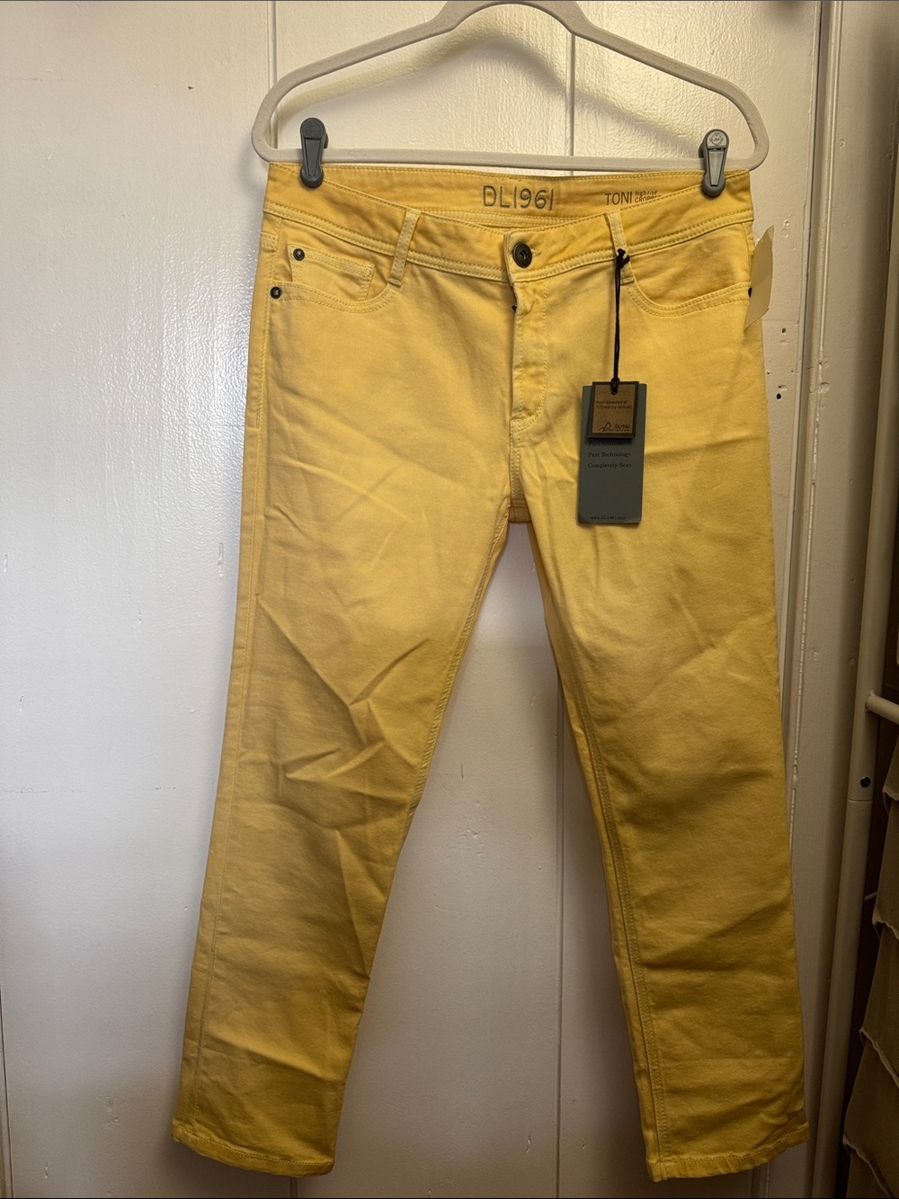 DL1961 Women’s Toni High Rise Cropped Jean in Daffodil Size: 32 NWTS!!